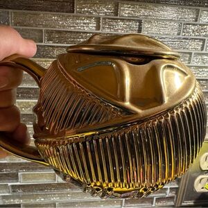 Golden Snitch coffee mug with lid